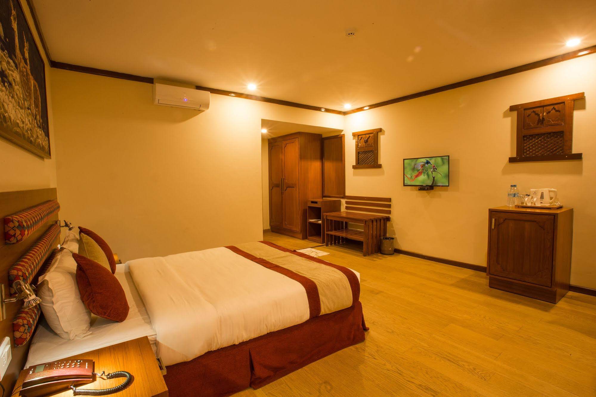 Rupakot Resort