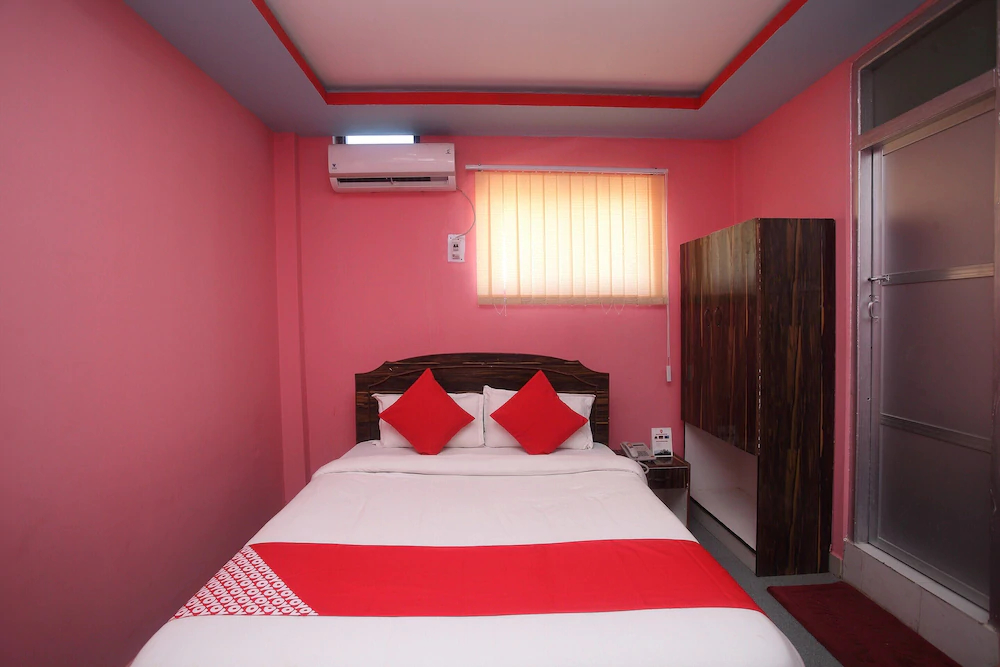 Hotel Galaxy by OYO Rooms