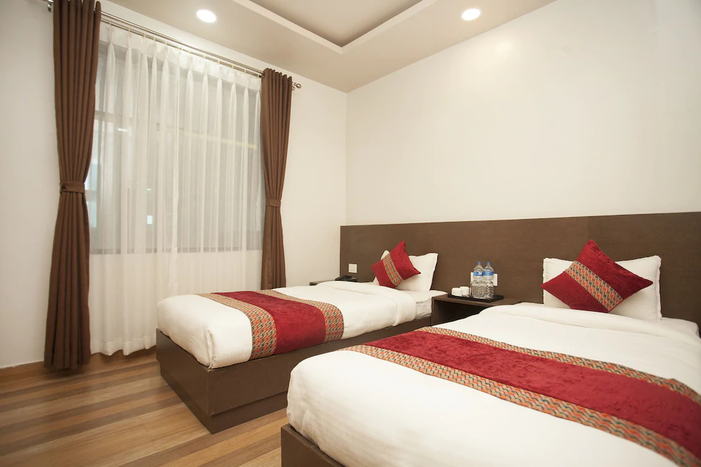 The SR Hotel by OYO Rooms