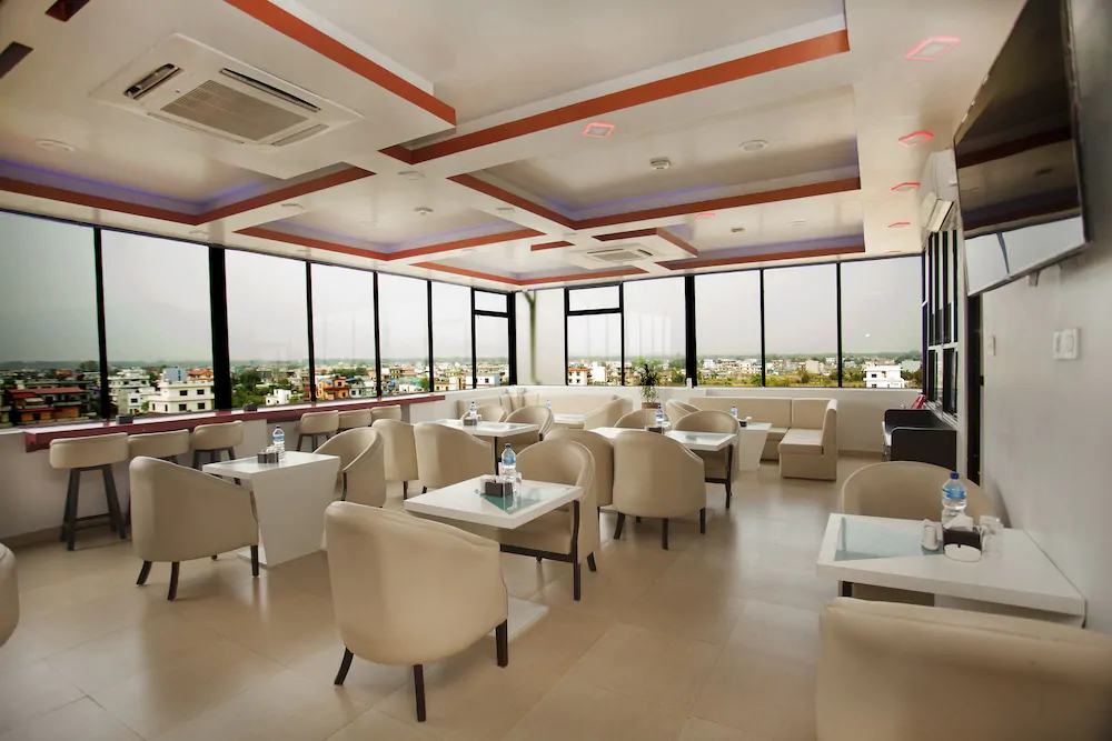 The SR Hotel by OYO Rooms