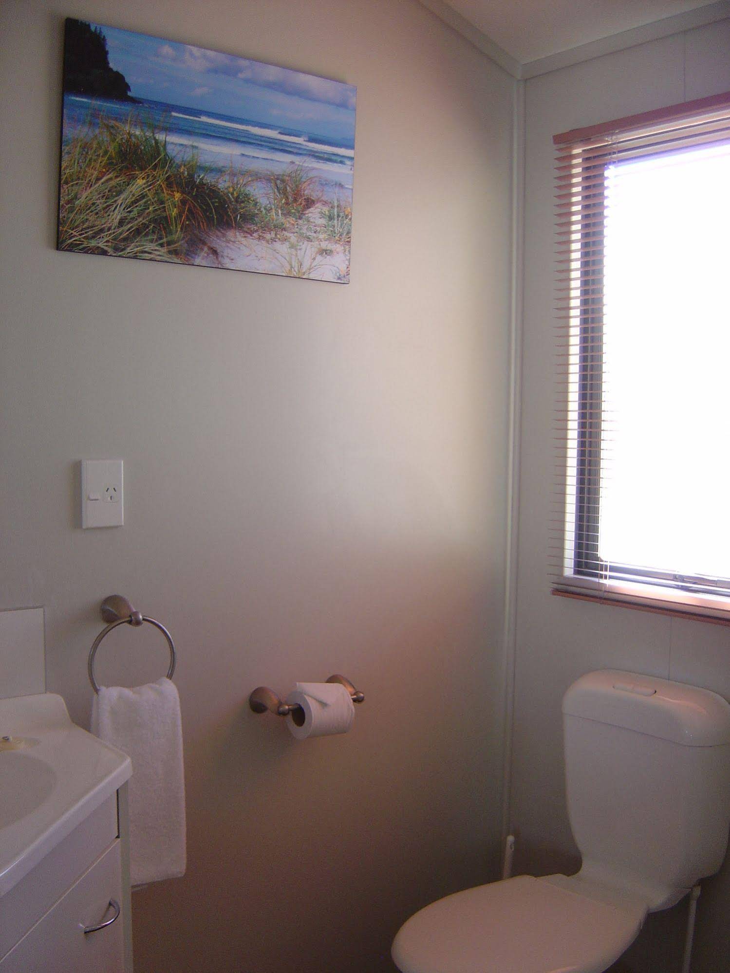 Bowentown Motels & Holiday Park