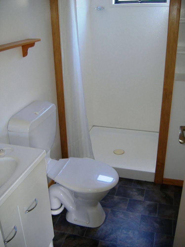 Bowentown Motels & Holiday Park