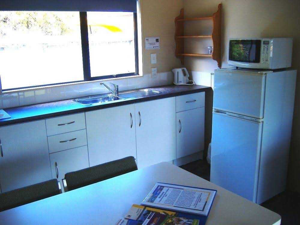 Bowentown Motels & Holiday Park