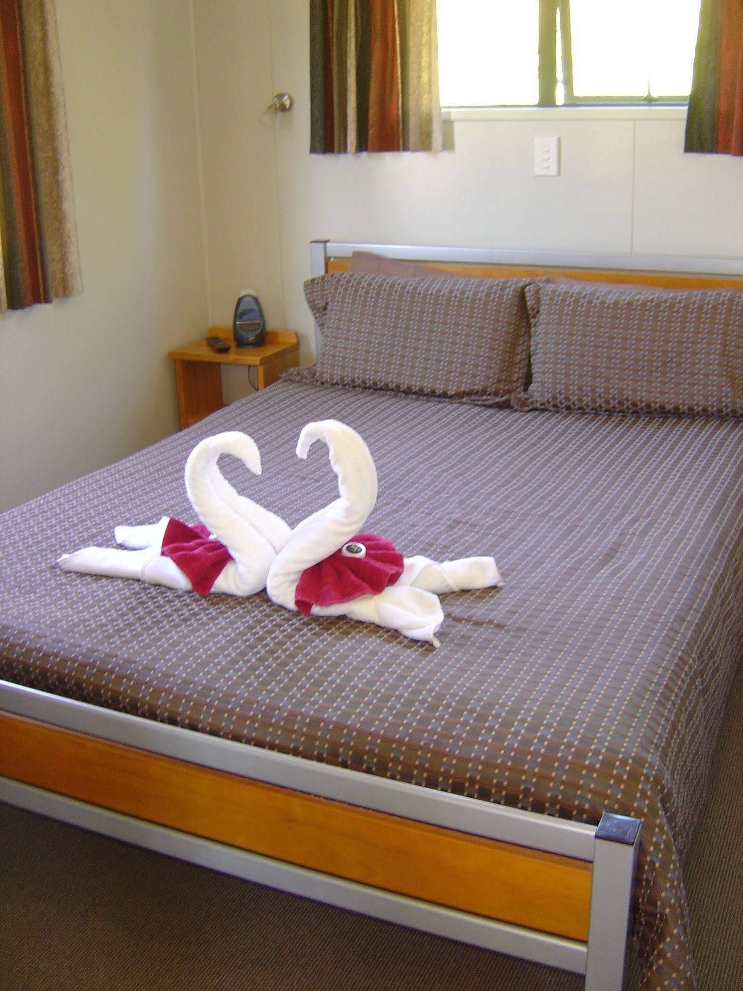 Bowentown Motels & Holiday Park