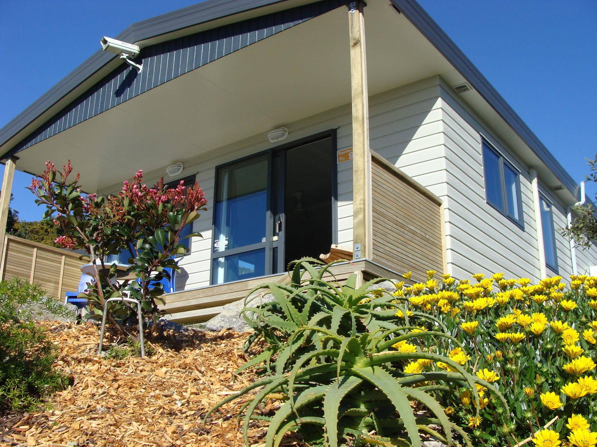 Bowentown Motels & Holiday Park