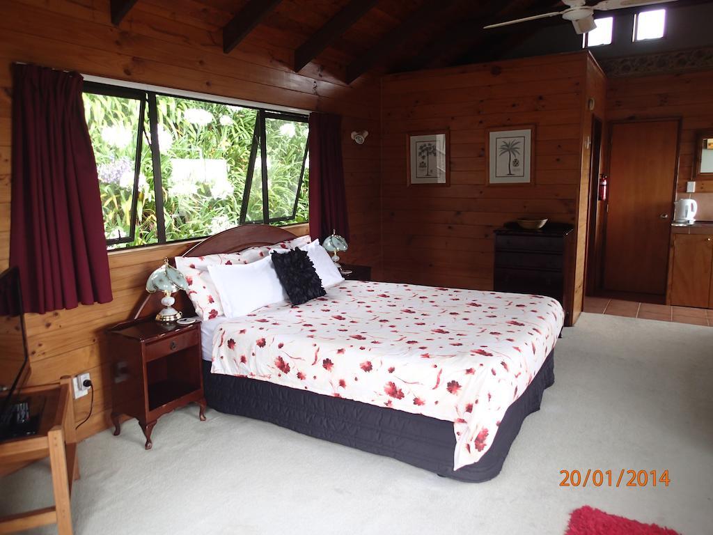 Grafton Cottage and Chalets