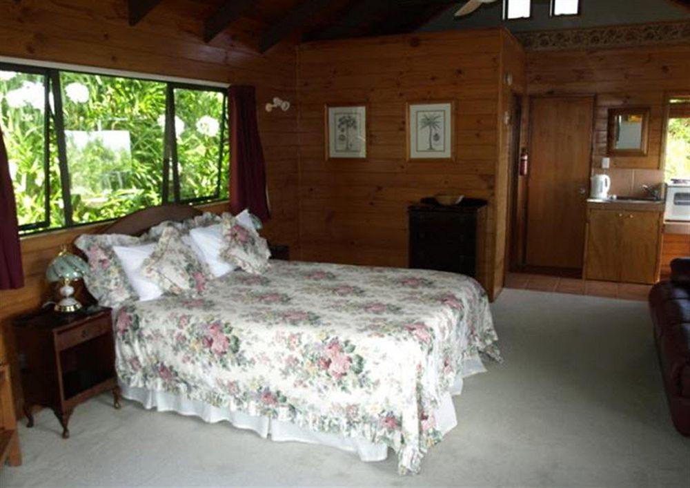 Grafton Cottage and Chalets