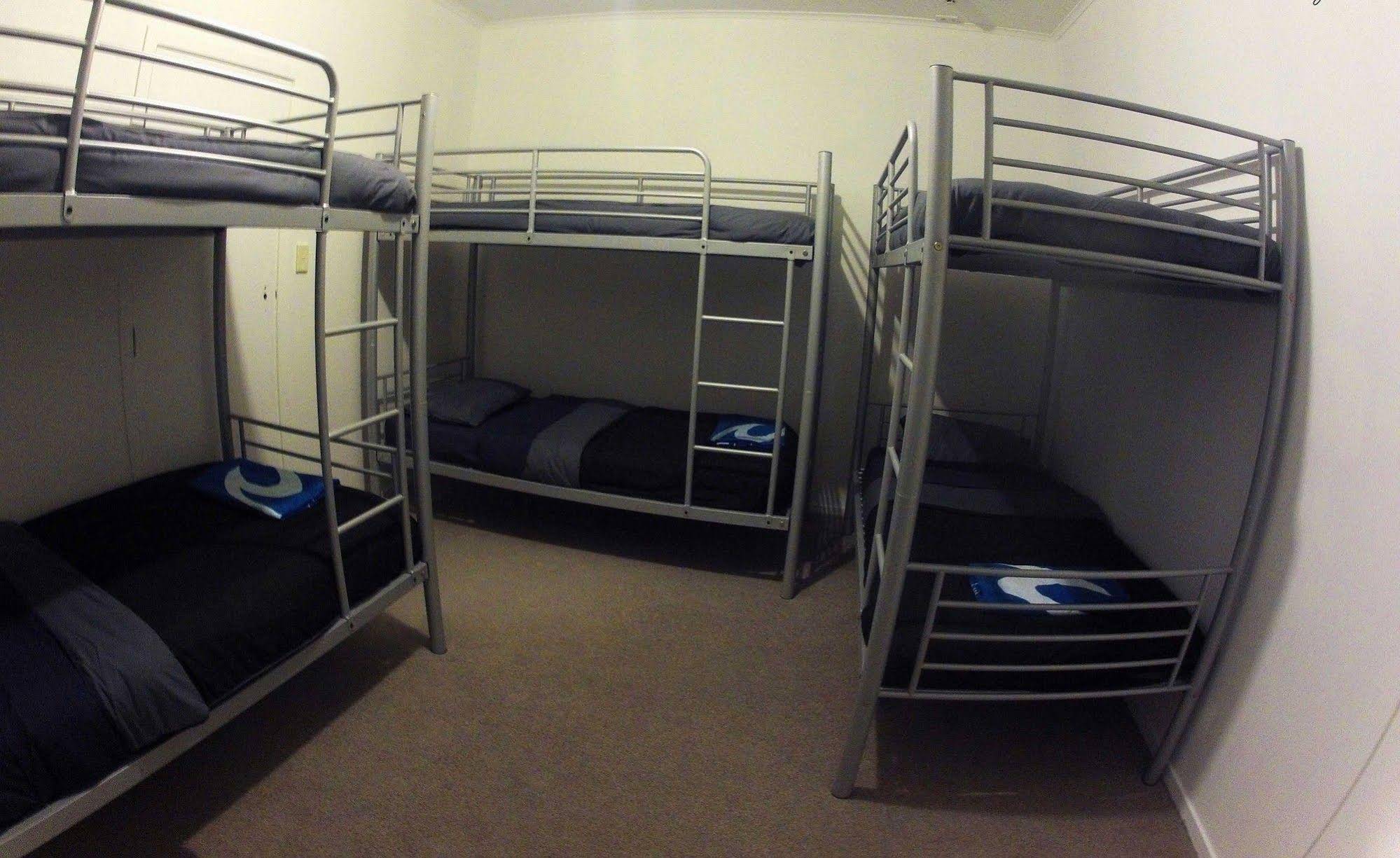 Surf N Stay Whangamata Hostel