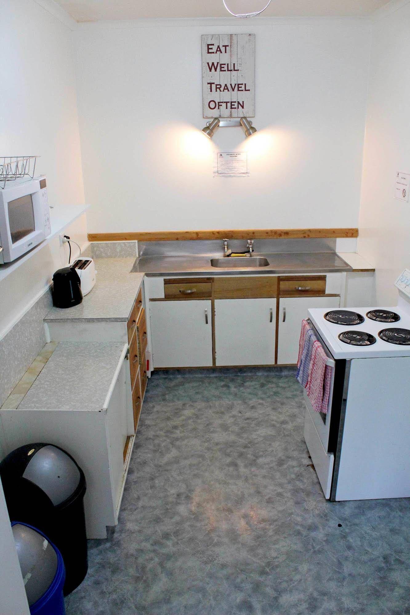 Surf N Stay Whangamata Hostel