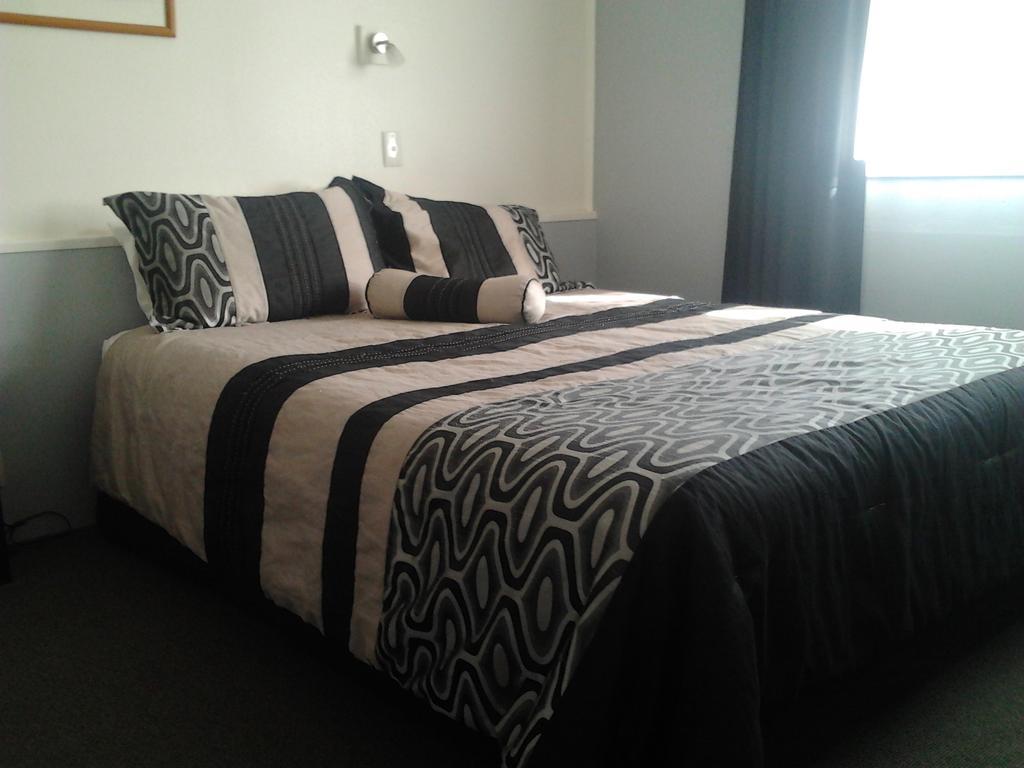 Aotearoa Lodge & Tours