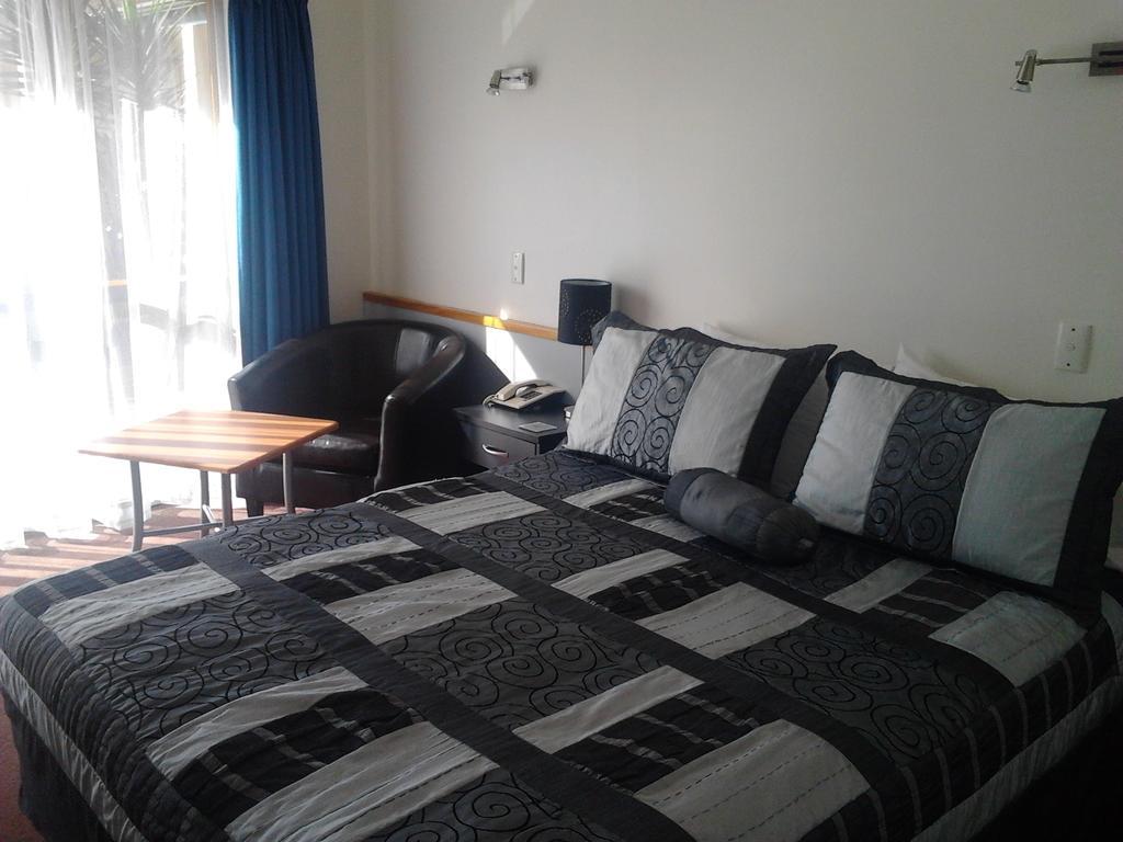 Aotearoa Lodge & Tours