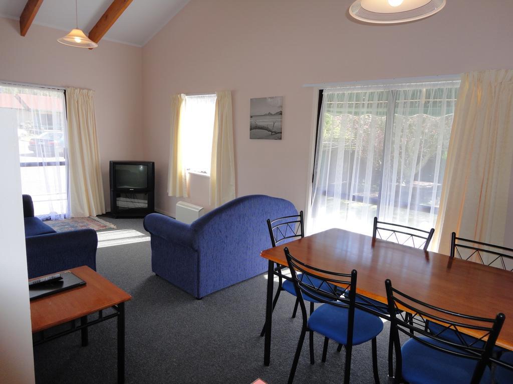 Aotearoa Lodge & Tours