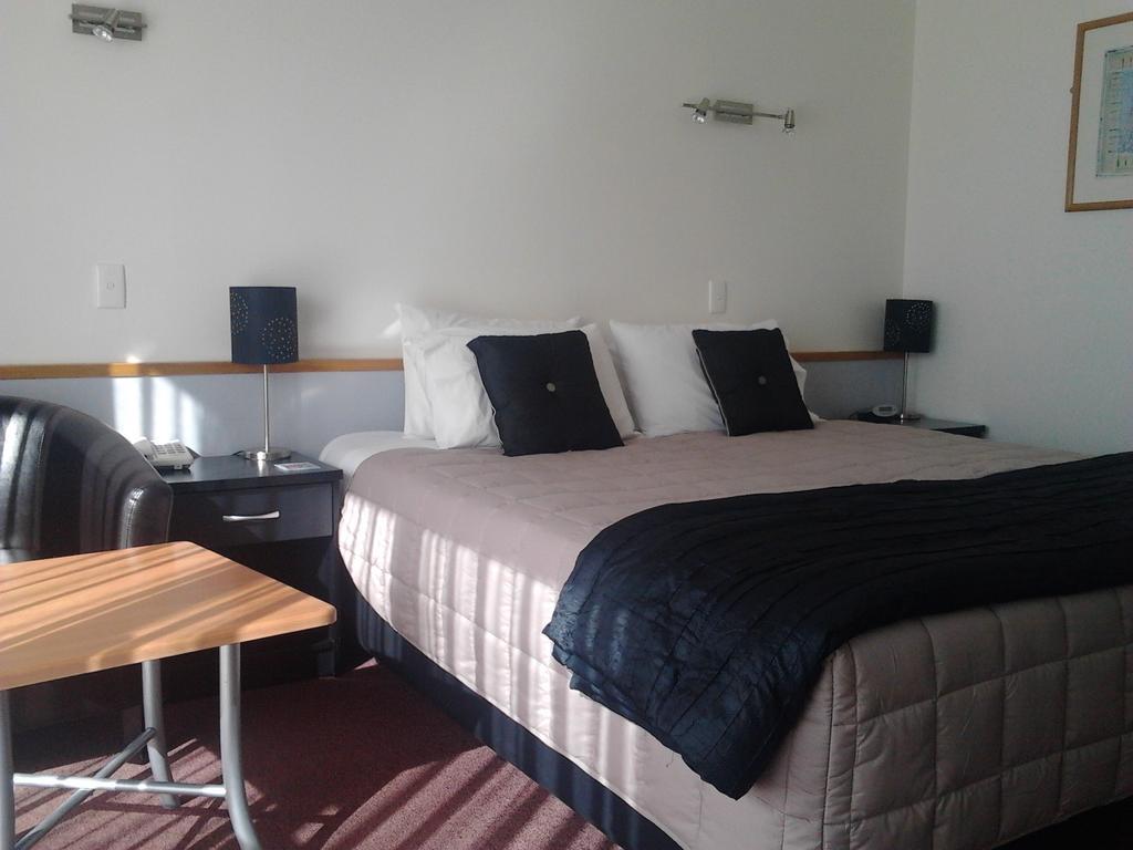 Aotearoa Lodge & Tours