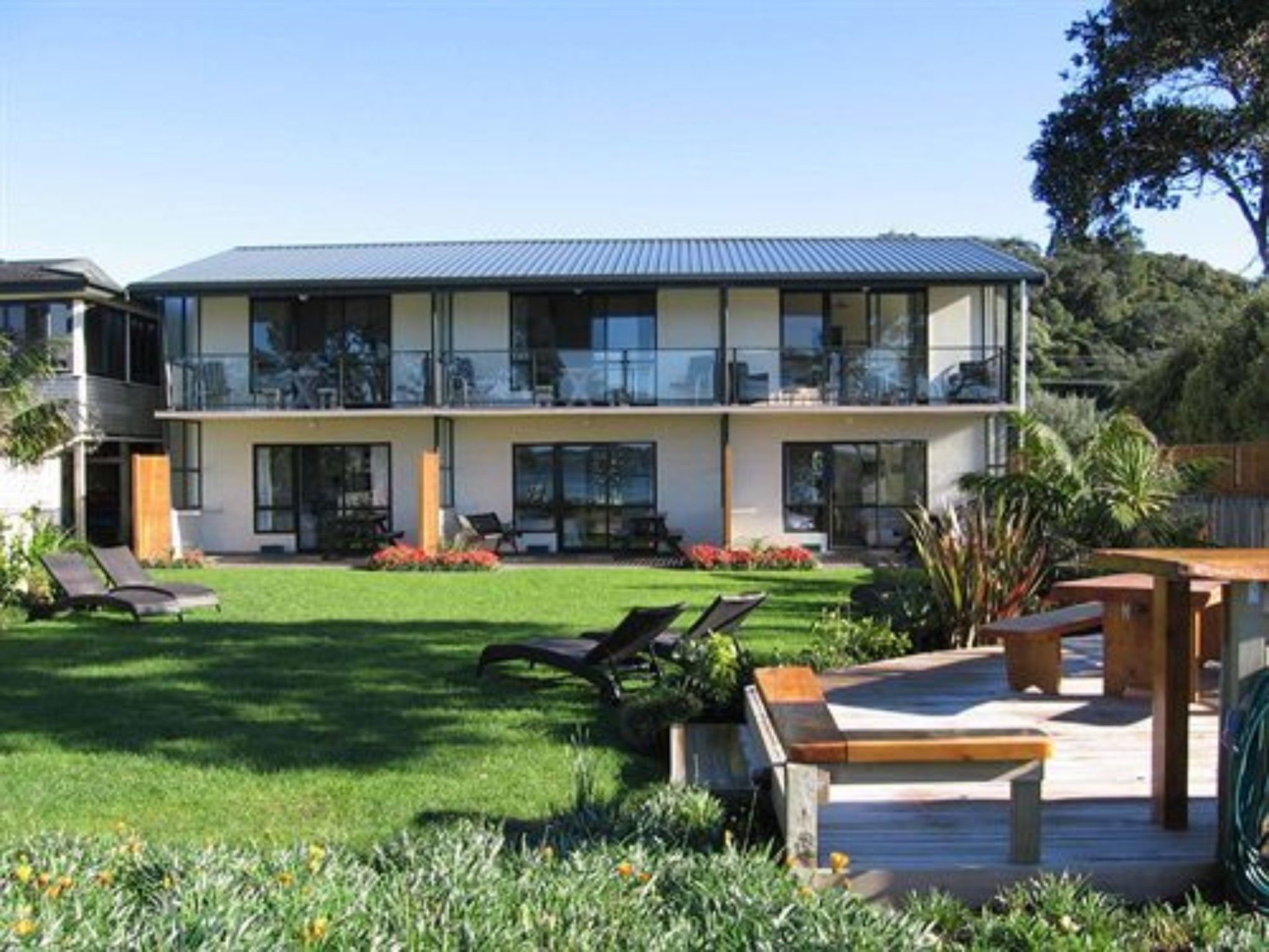 Beachfront Resort - Mercury Bay