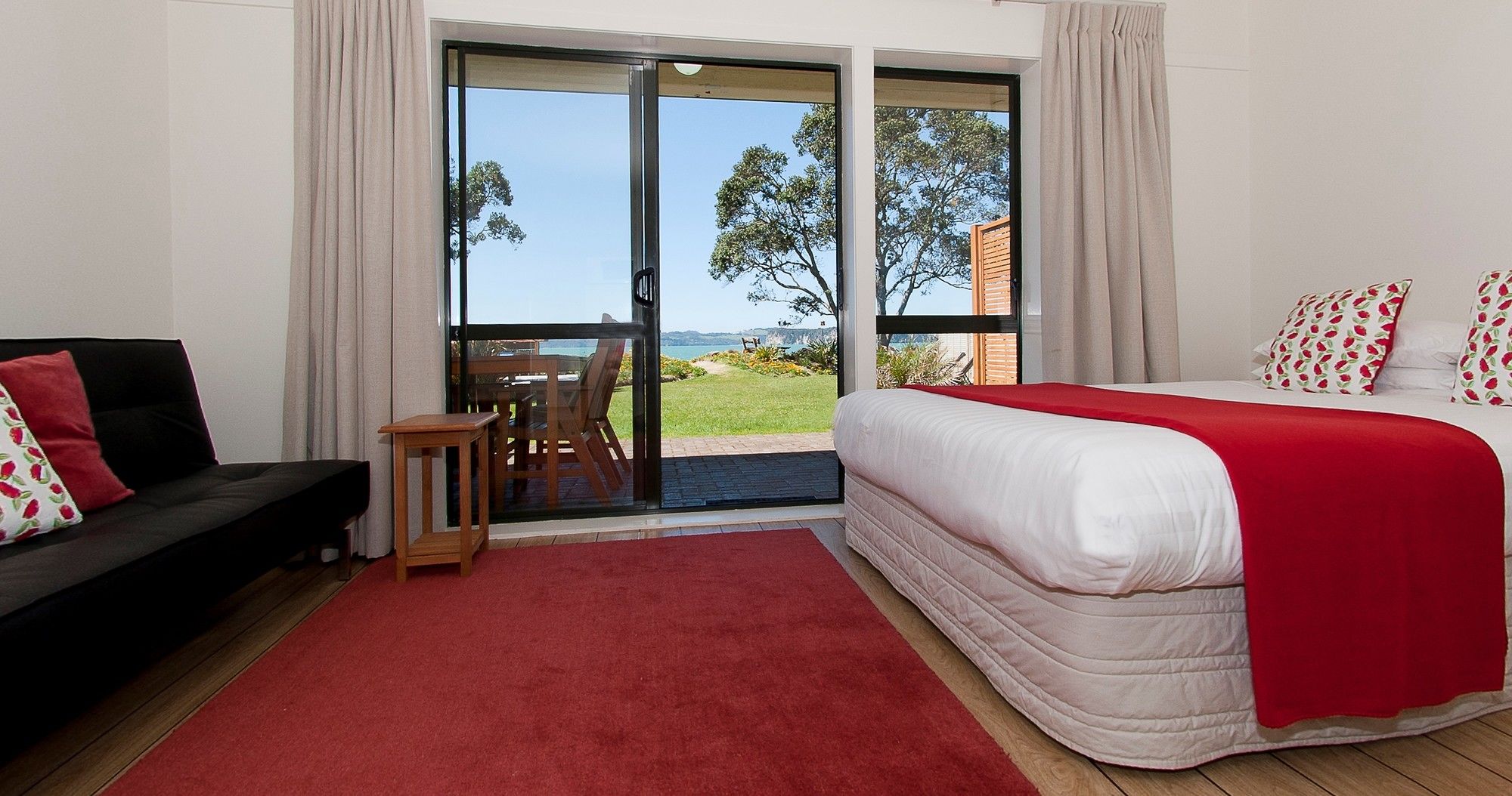 Beachfront Resort - Mercury Bay