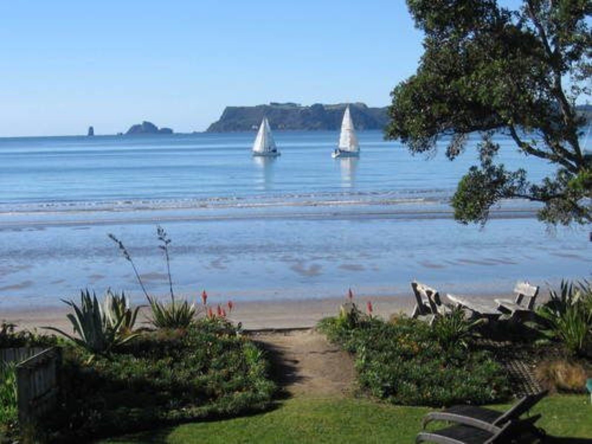 Beachfront Resort - Mercury Bay