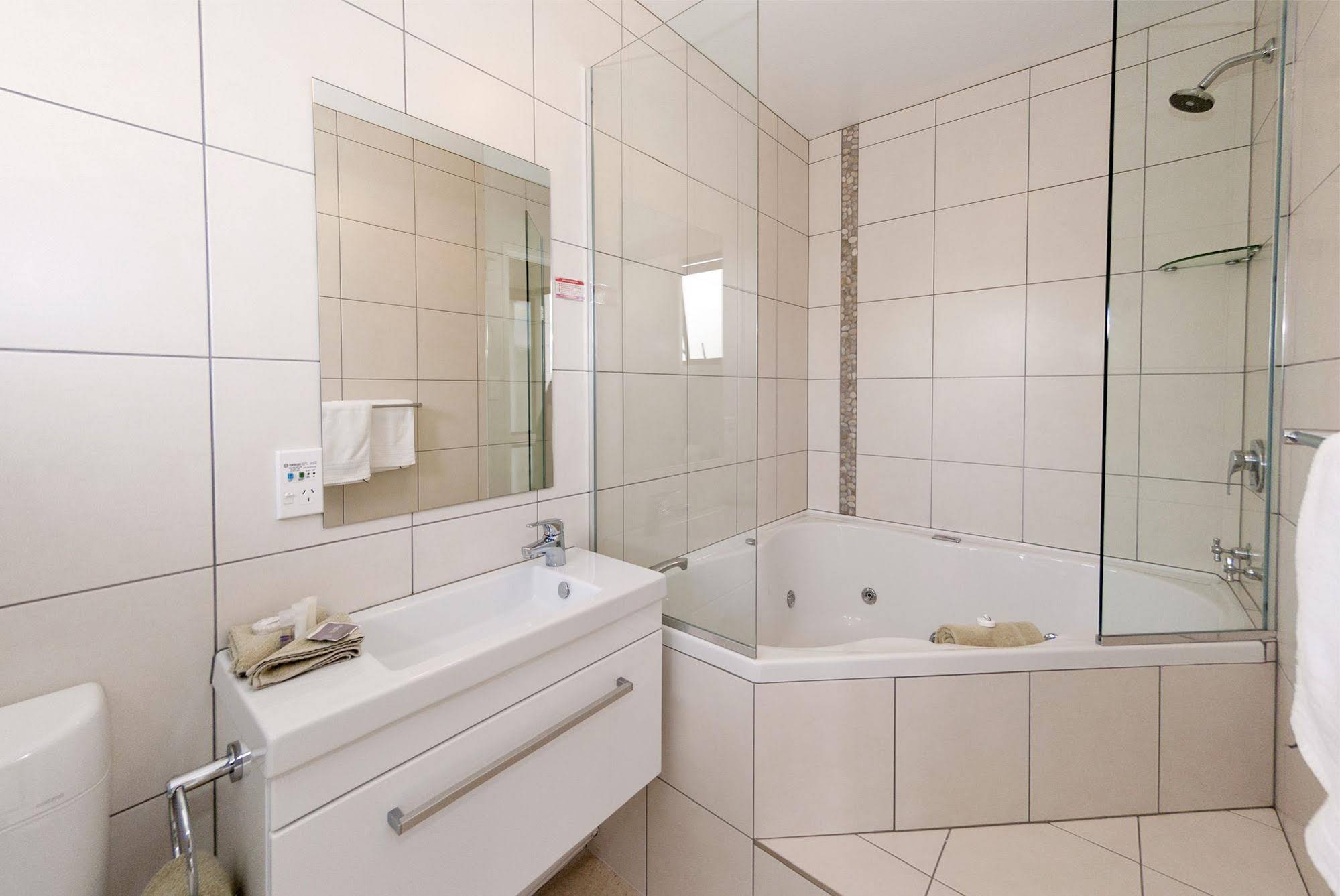 Oceanside Motel Whitianga