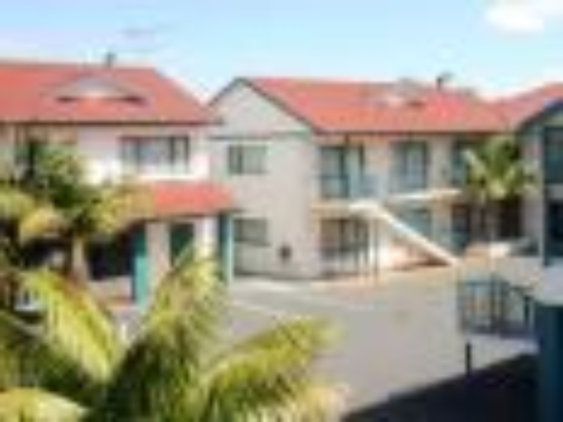 Academy at Botany Motor Inn