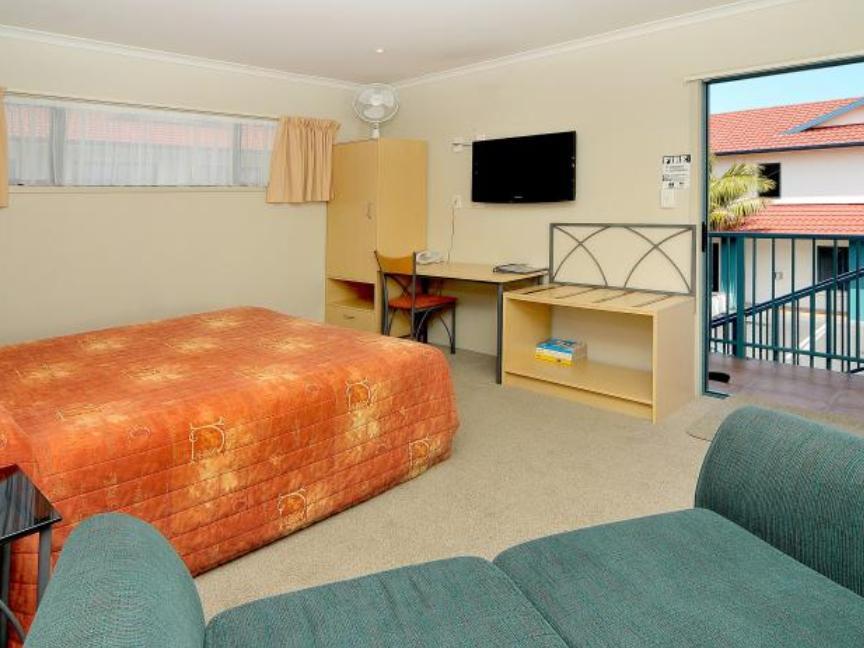 Academy at Botany Motor Inn
