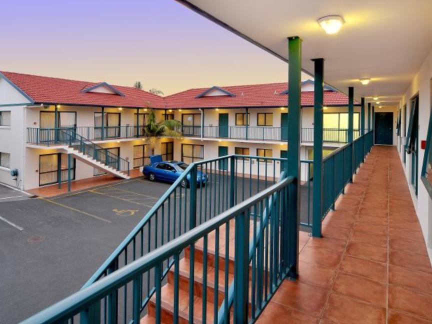 Academy at Botany Motor Inn