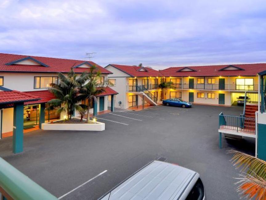 Academy at Botany Motor Inn