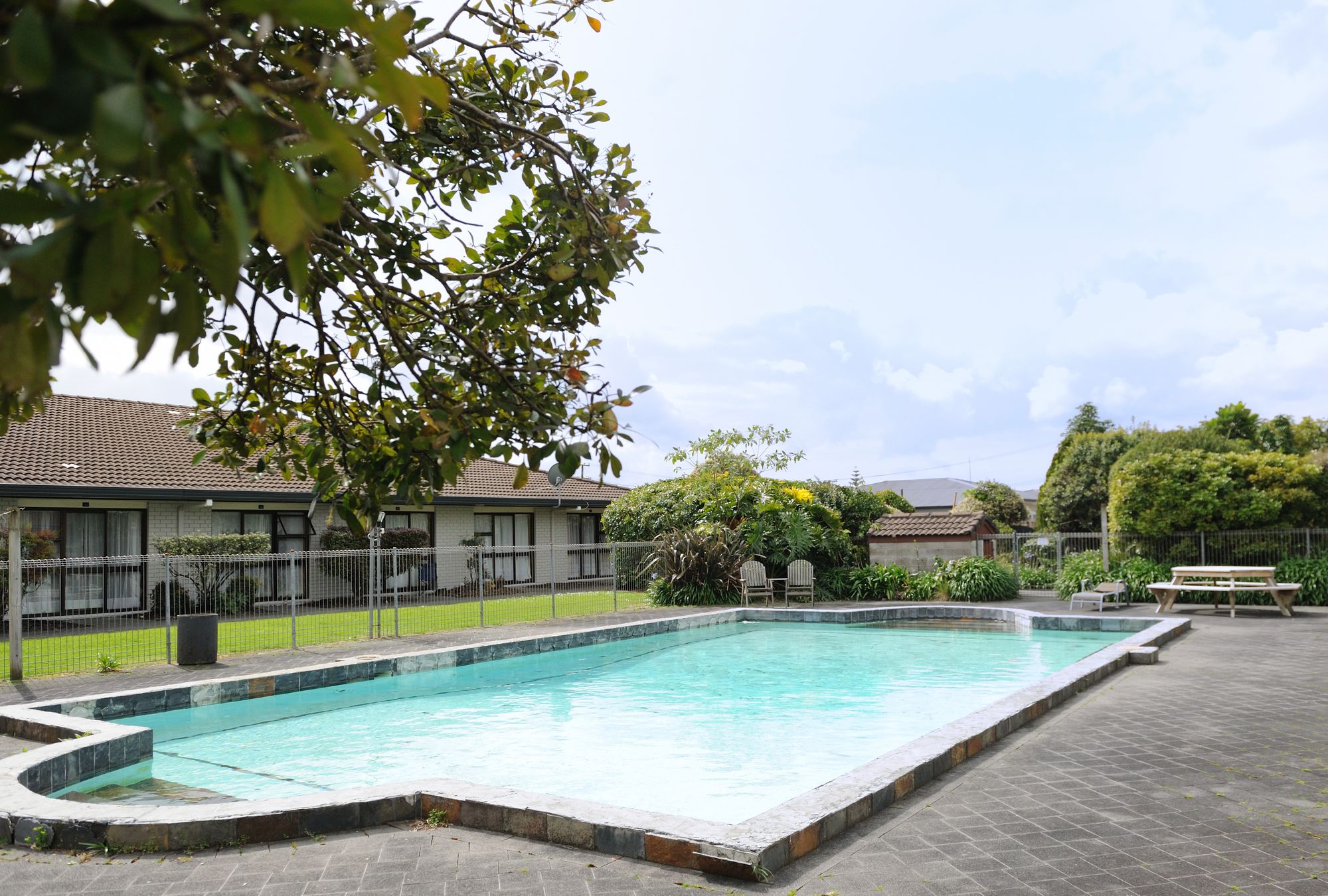 Airport Garden Inn Hotel & Conference Centre