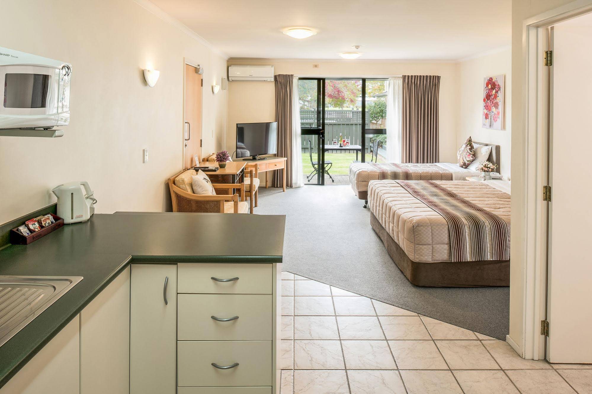 Albany Oak Motel