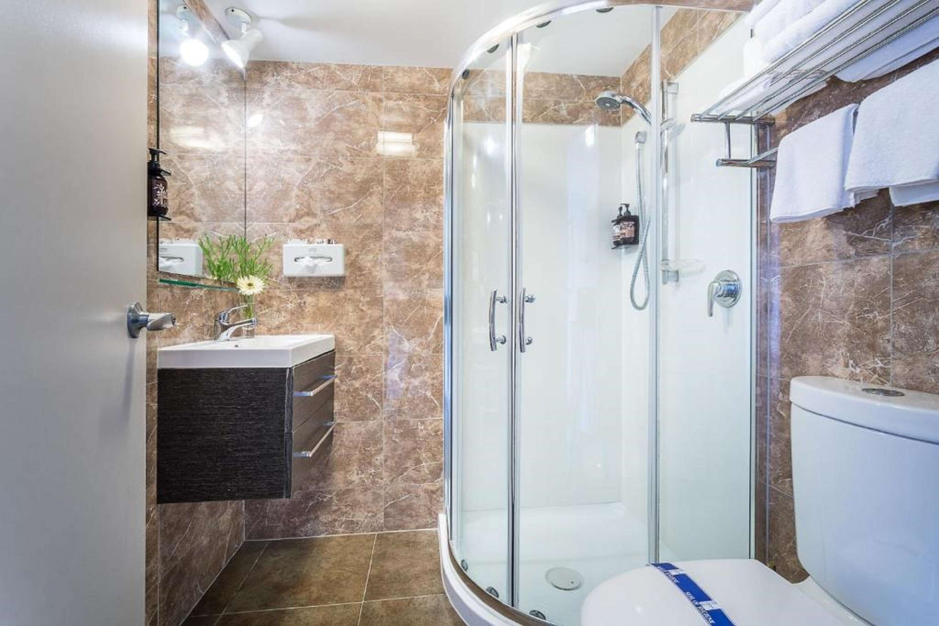 Best Western Newmarket Inn & Suites