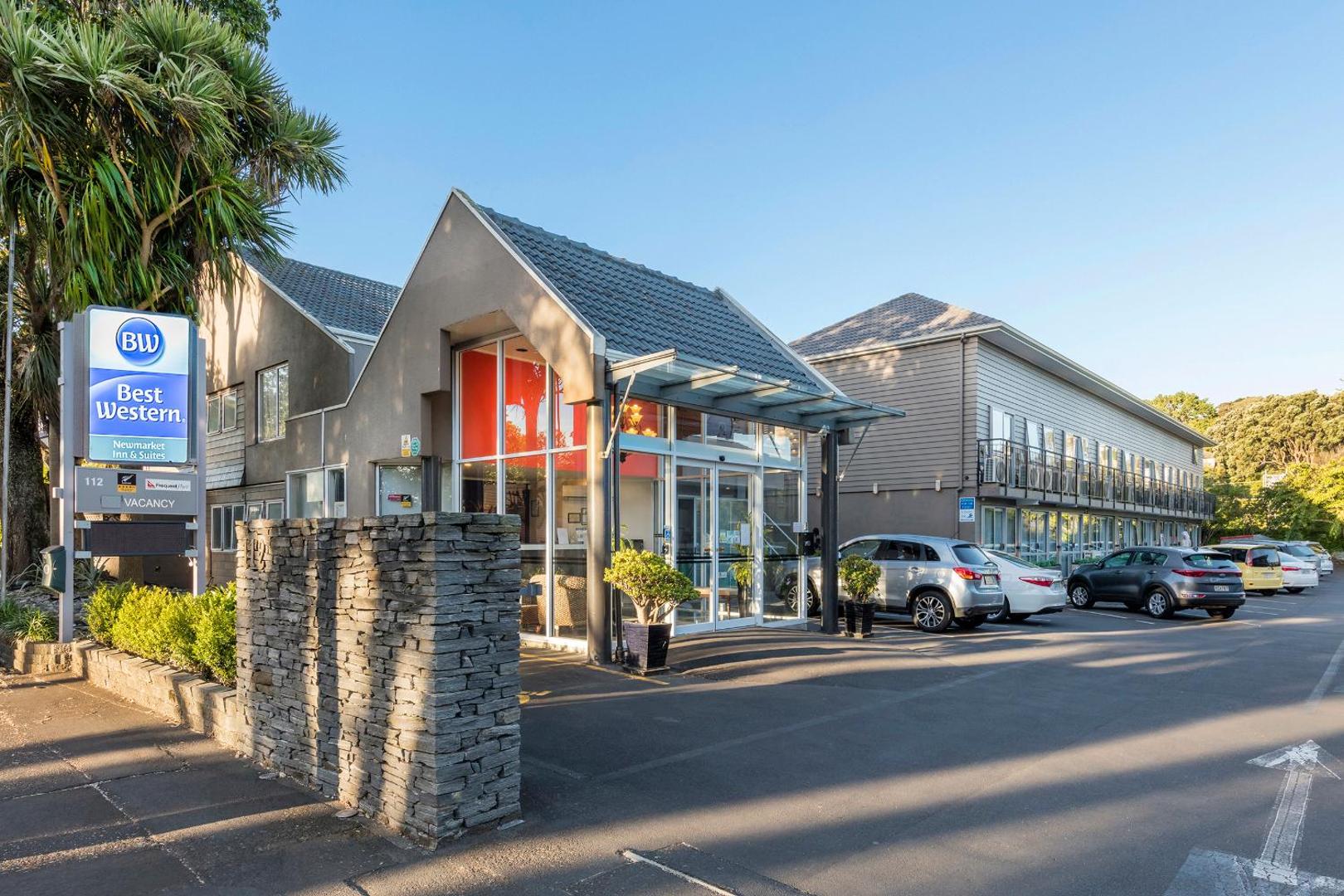 Best Western Newmarket Inn & Suites