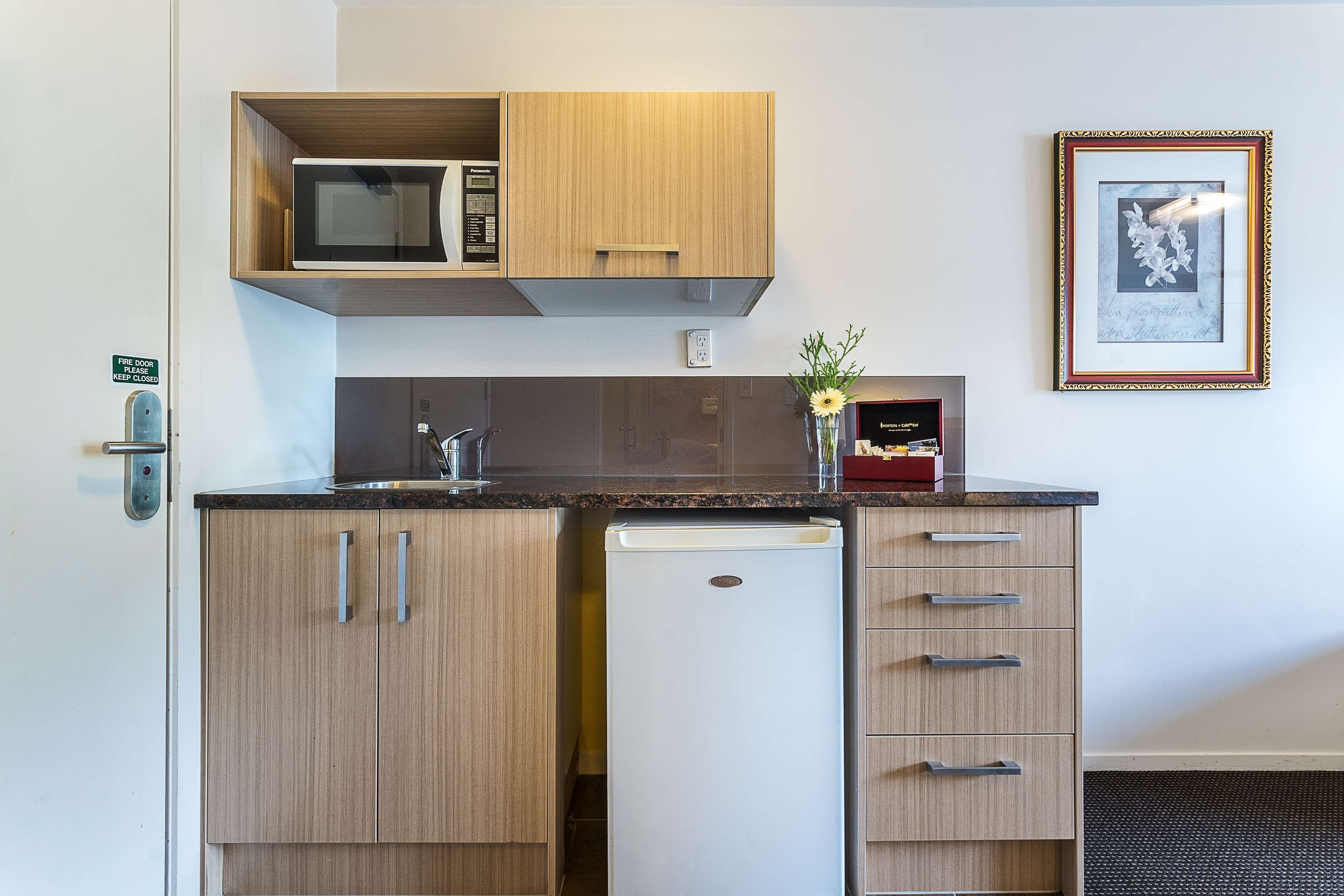 Best Western Newmarket Inn & Suites