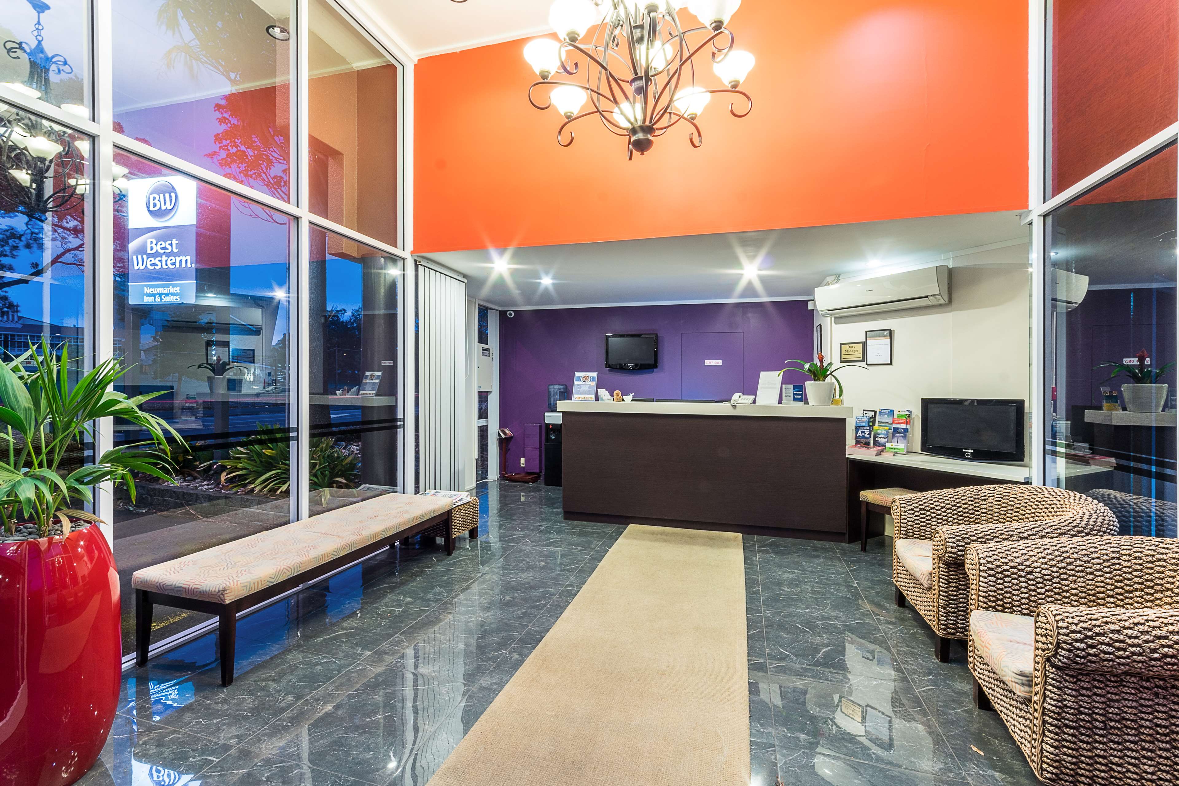 Best Western Newmarket Inn & Suites