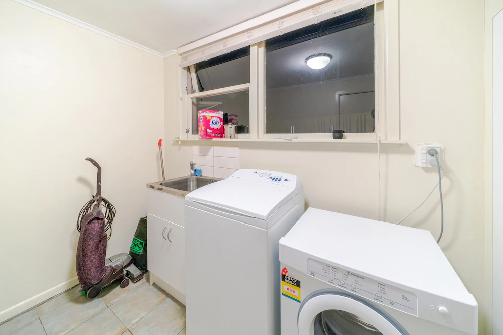 Birkenhead Super Cozy & Comfort Shared Room