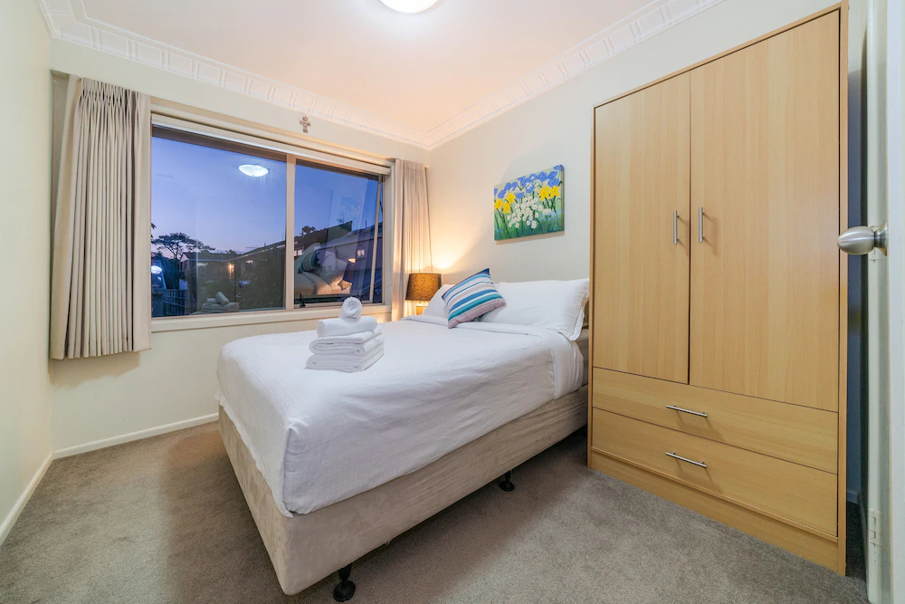 Birkenhead Super Cozy & Comfort Shared Room