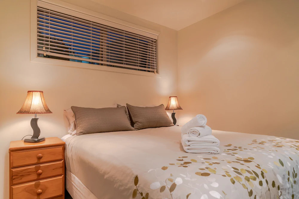 Birkenhead Super Cozy & Comfort Shared Room