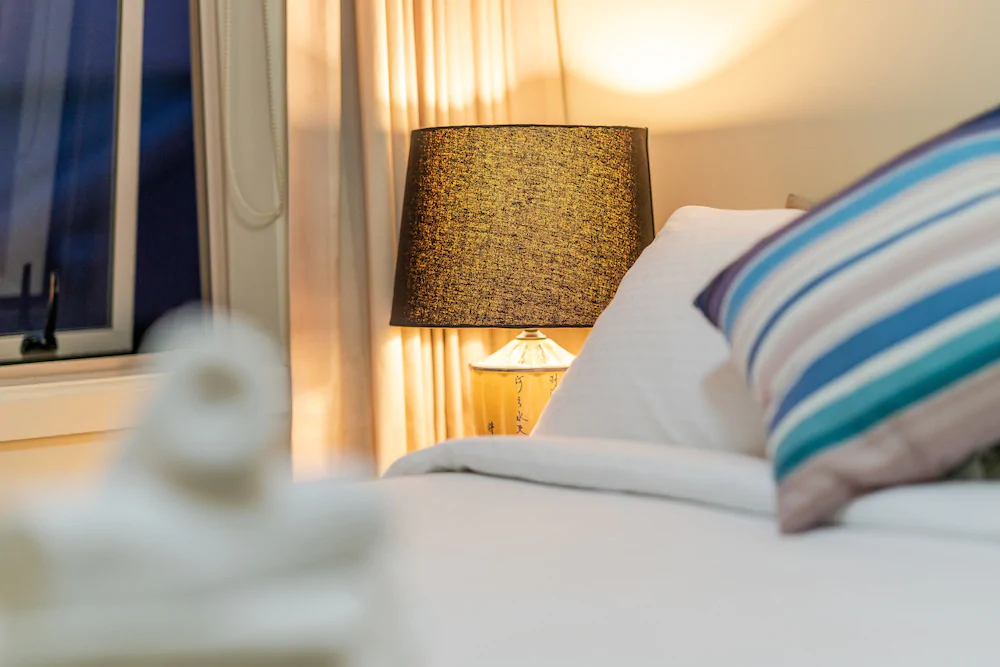 Birkenhead Super Cozy & Comfort Shared Room