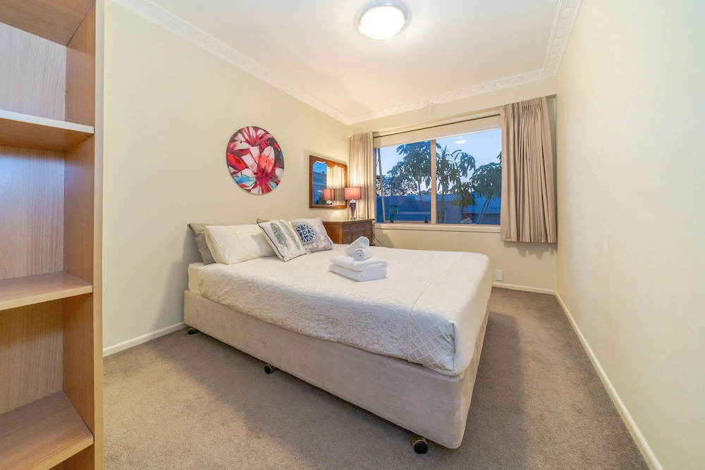 Birkenhead Super Cozy & Comfort Shared Room