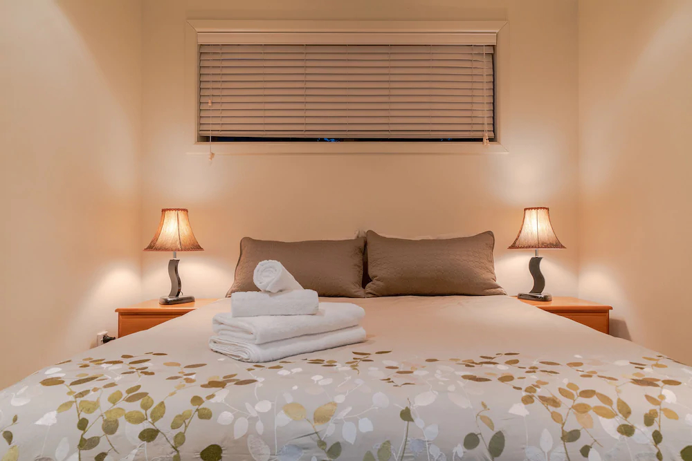Birkenhead Super Cozy & Comfort Shared Room