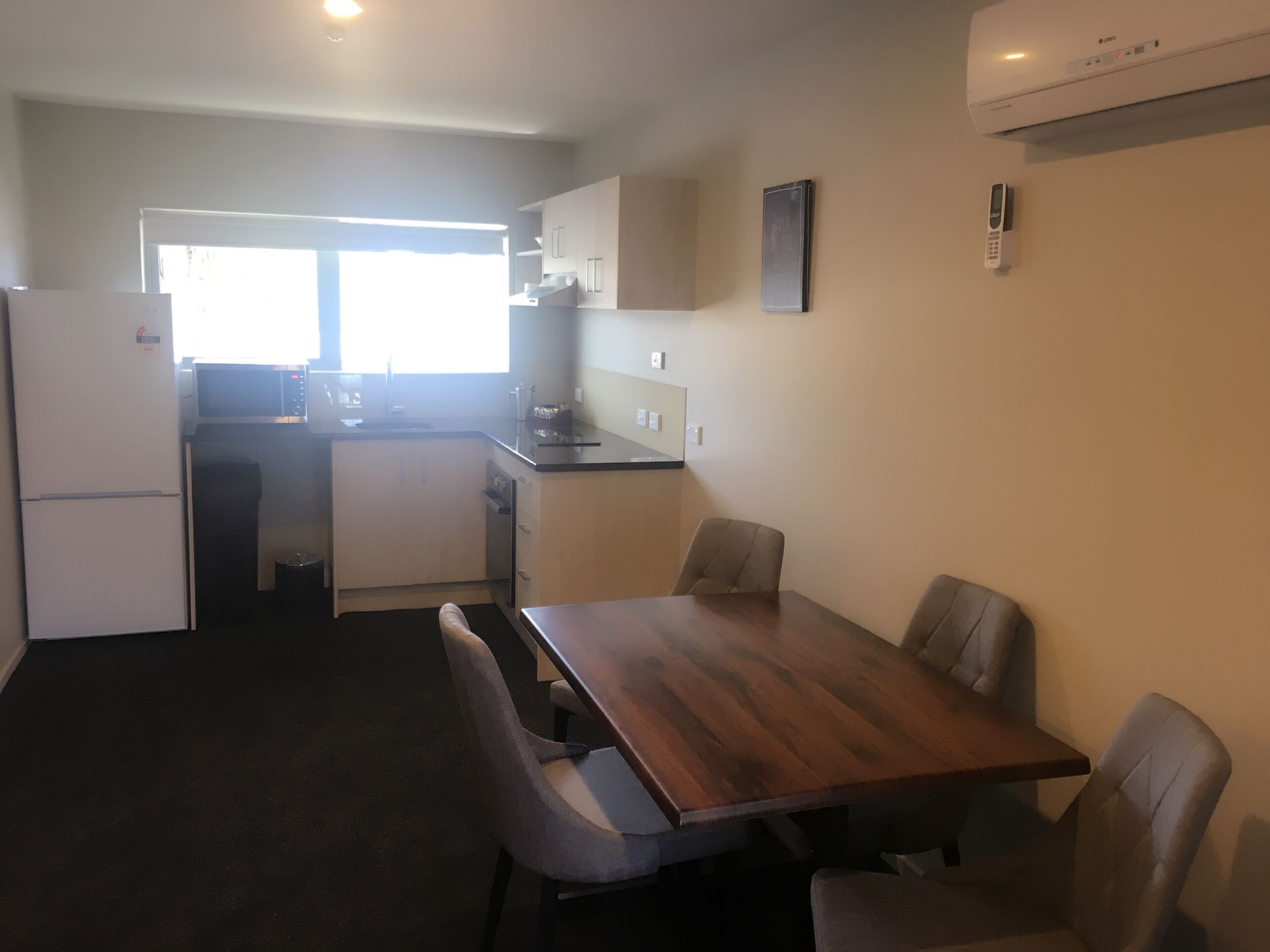 Ellerslie Palms Motel