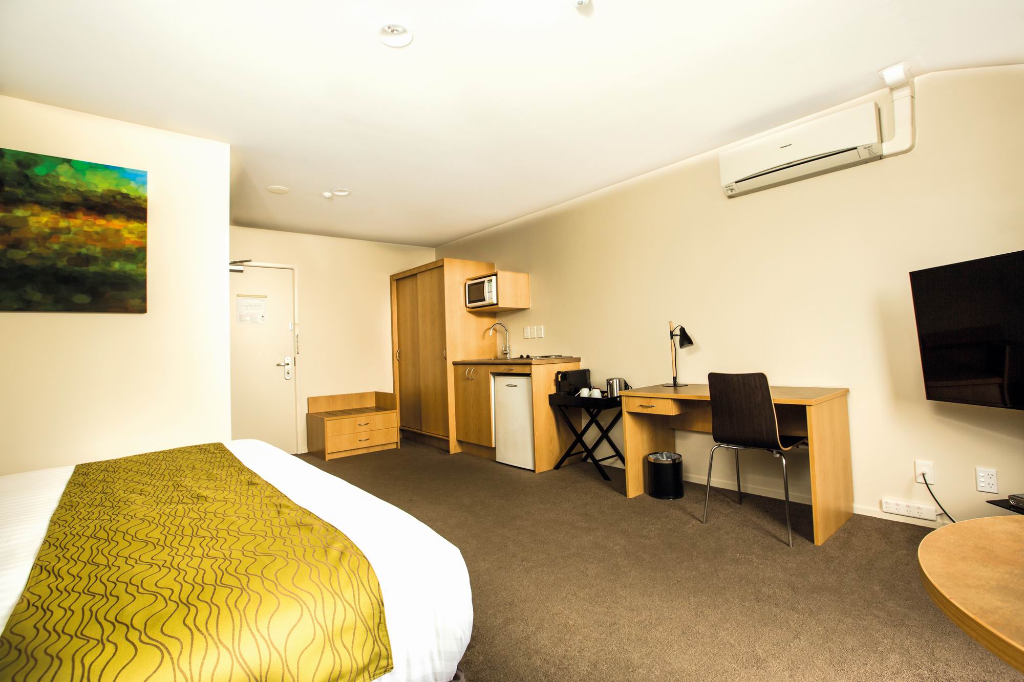 Greenlane Suites