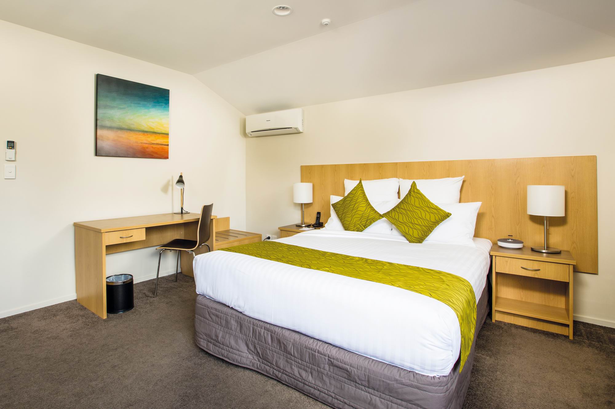 Greenlane Suites