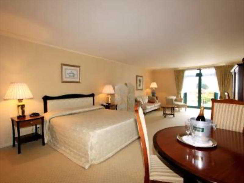 Gulf Harbour Lodge