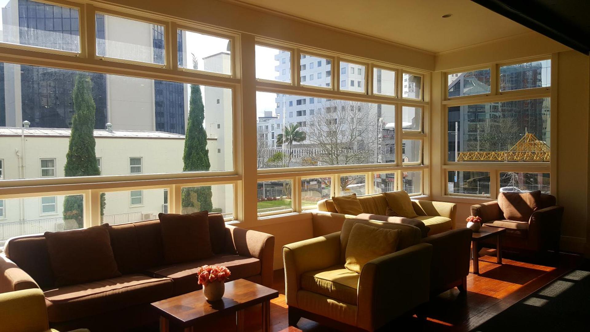 Kiwi International Hotel