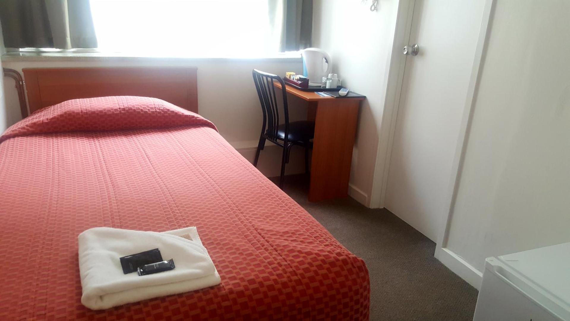Kiwi International Hotel