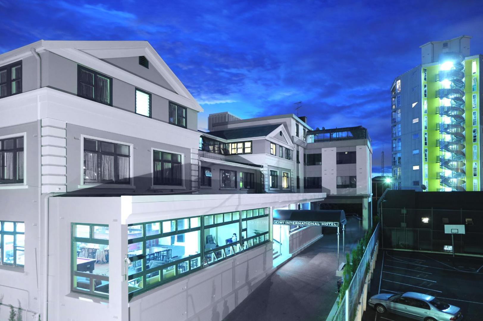Kiwi International Hotel