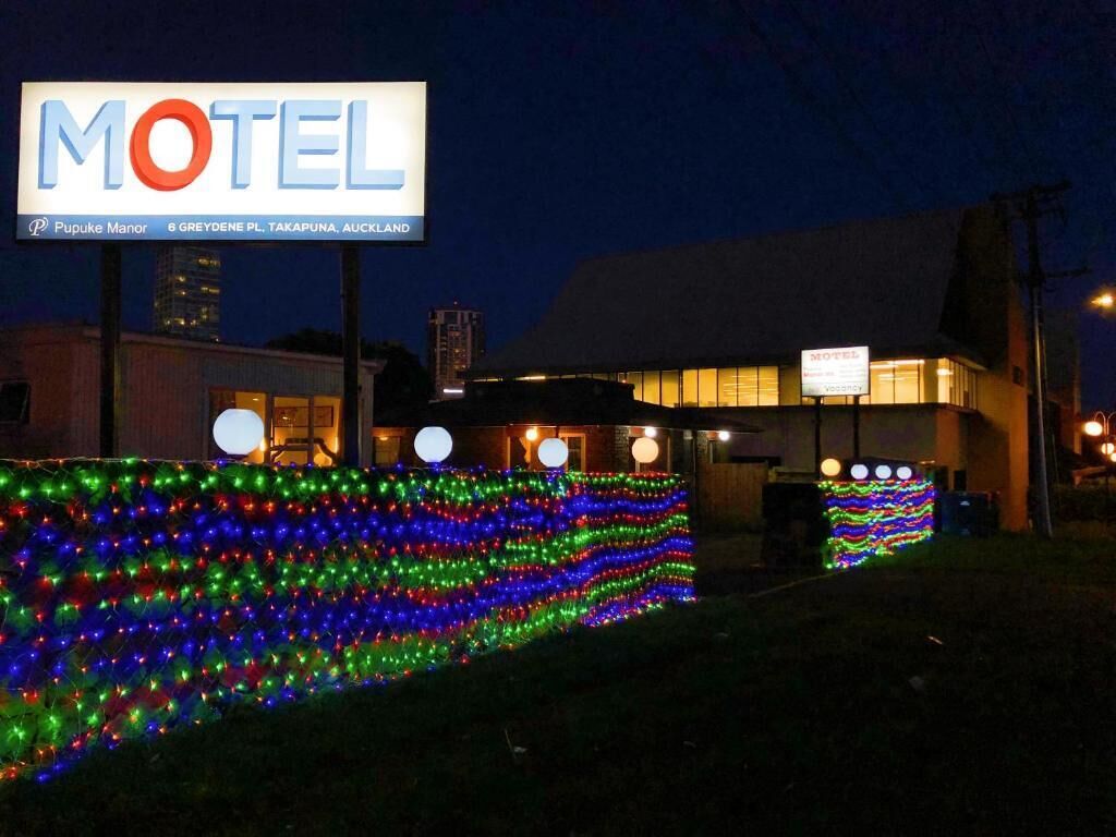 Pupuke Manor Motel