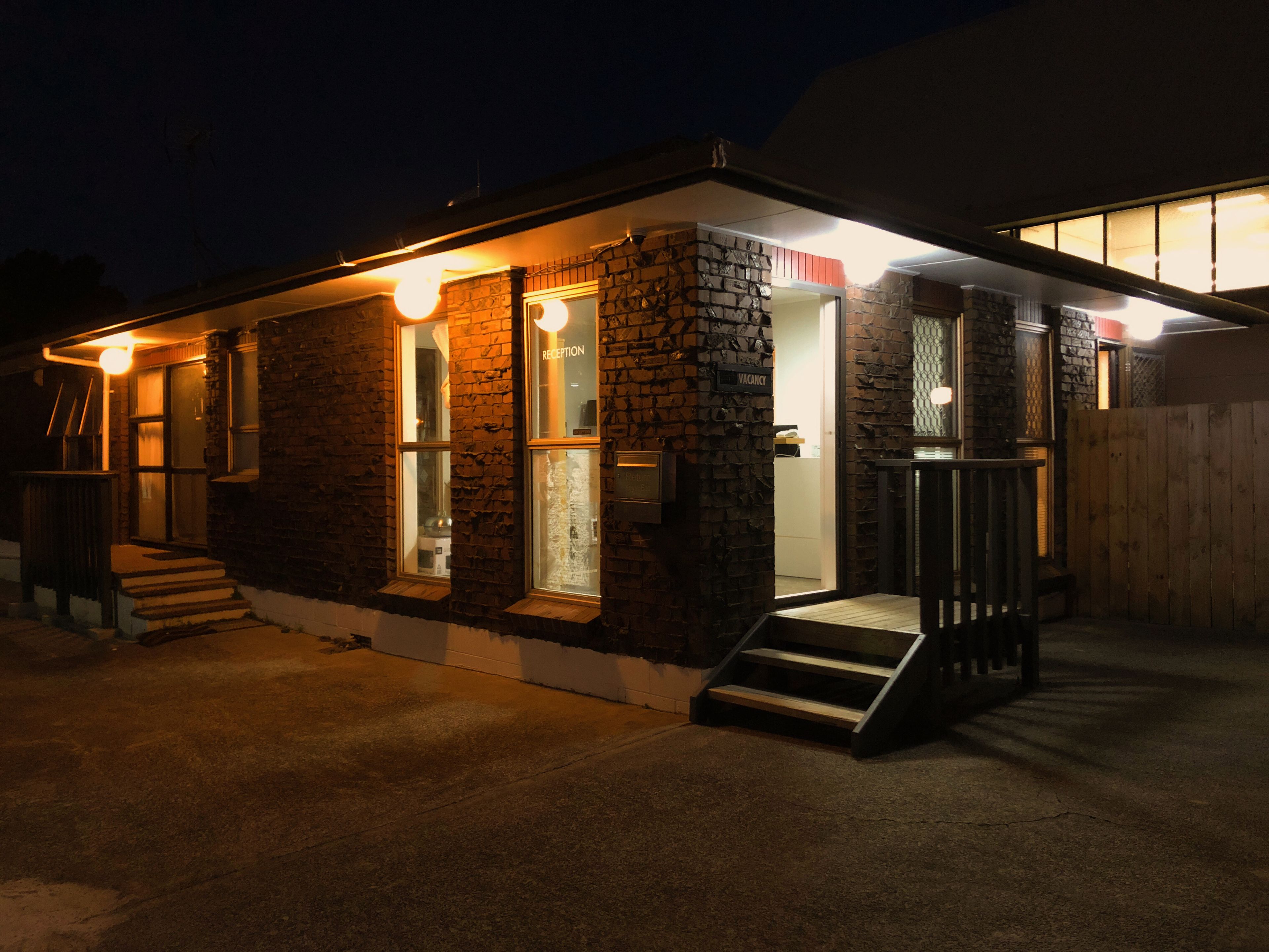 Pupuke Manor Motel