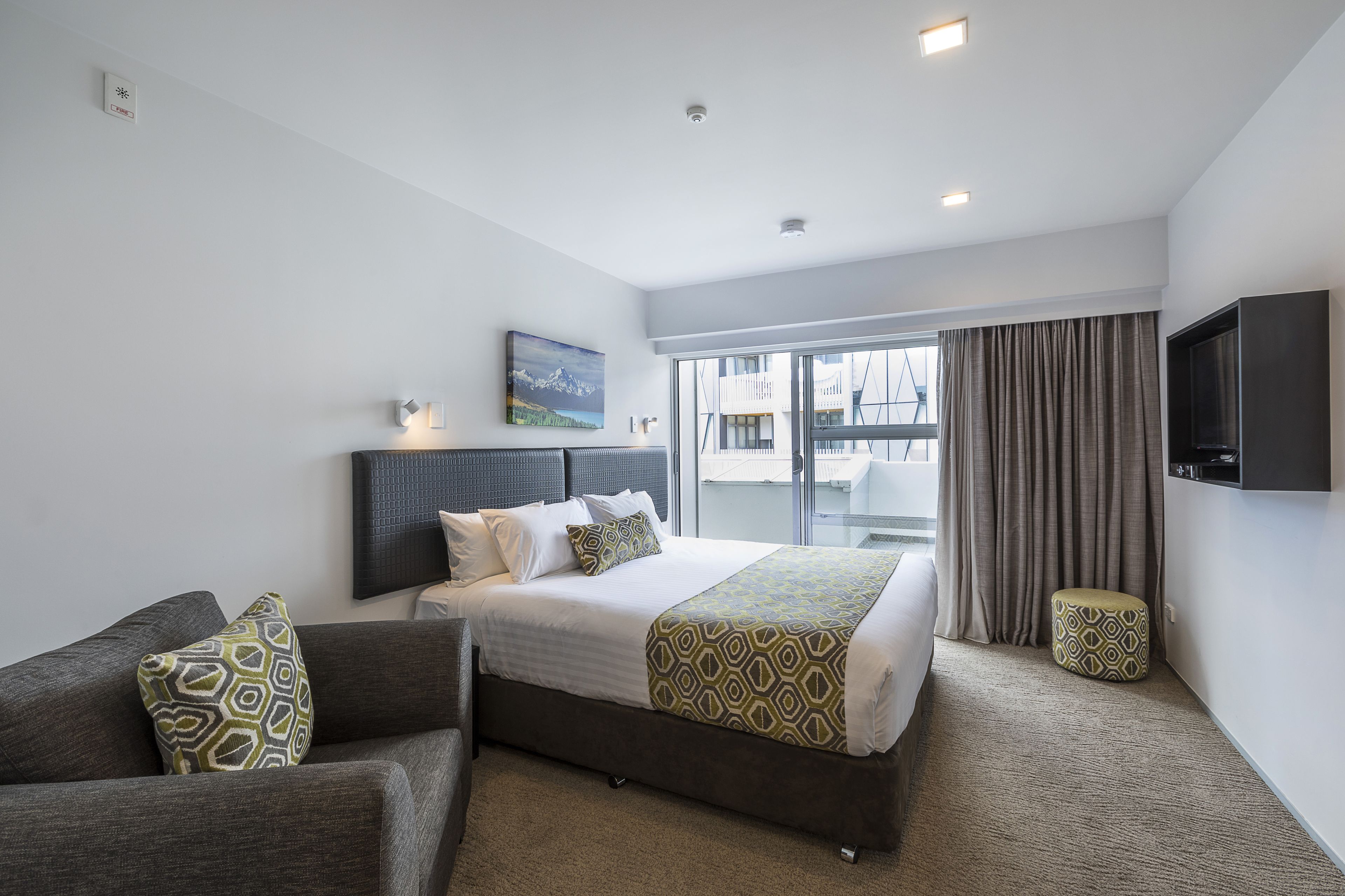 Quest Ponsonby
