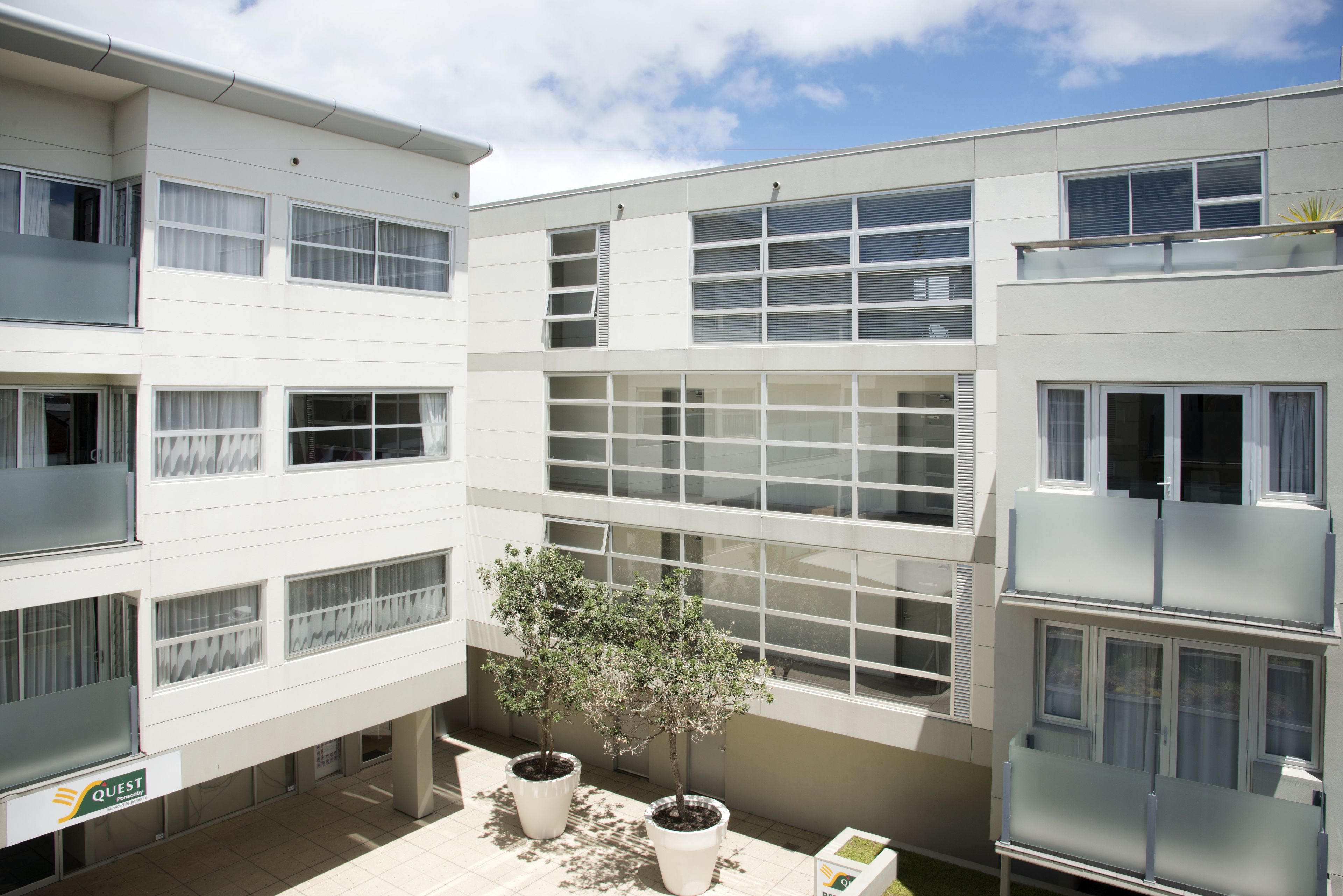 Quest Ponsonby