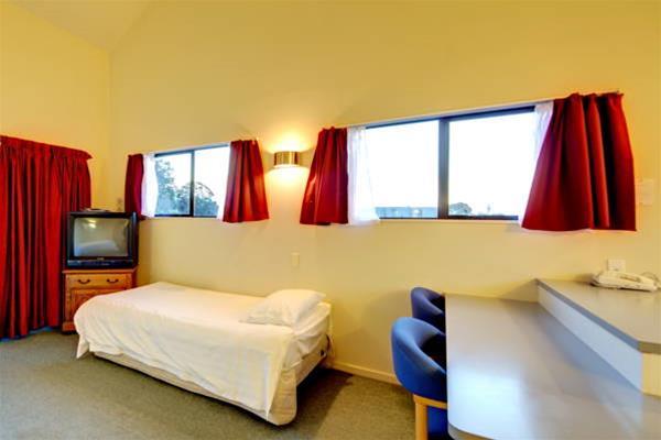 Rayland Epsom Motel
