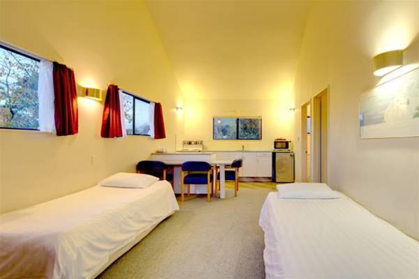 Rayland Epsom Motel
